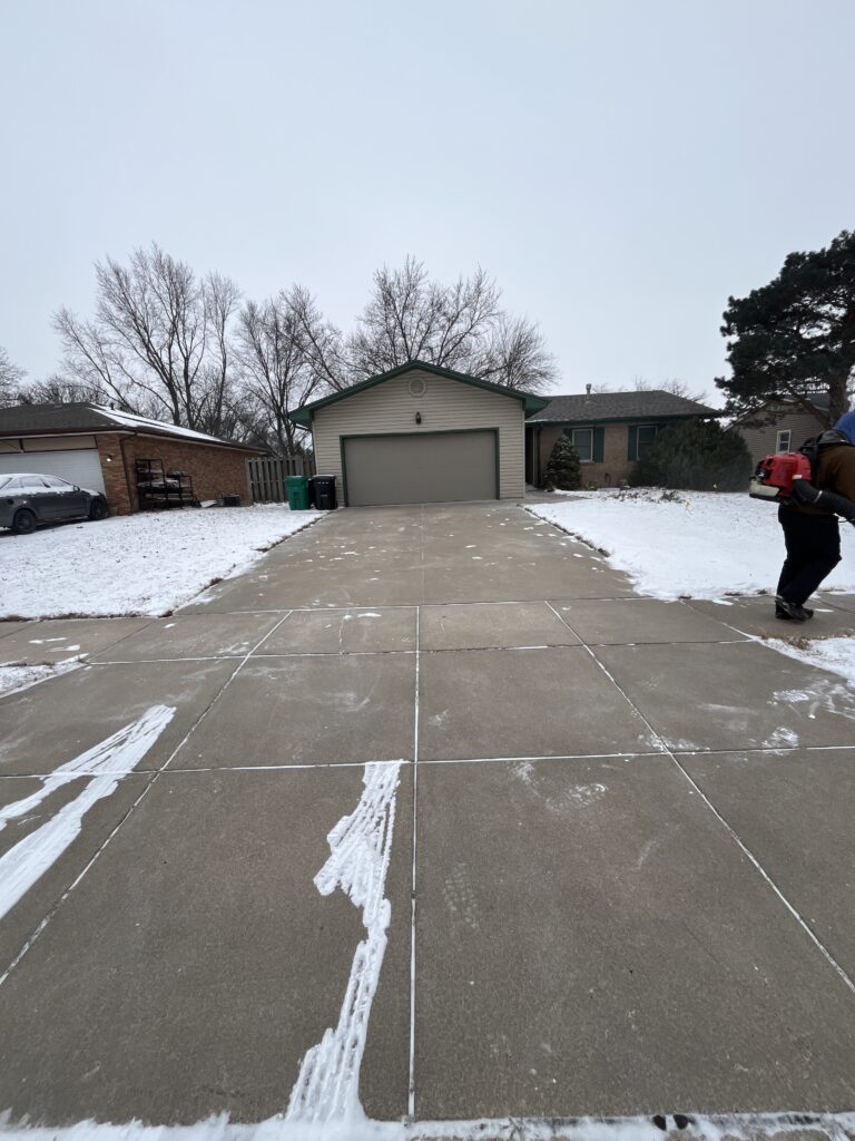 driveway winter snow removal project